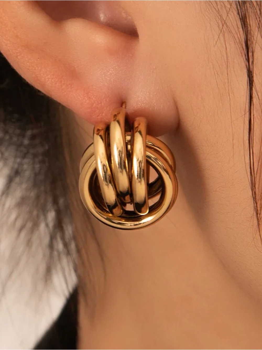 18k gold Classic Gold Interlocking Hoop Earrings - Women